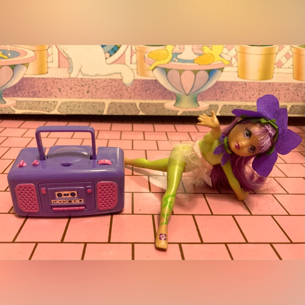 Vintage Barbie purple Fairytopia doll & matching boom box radio